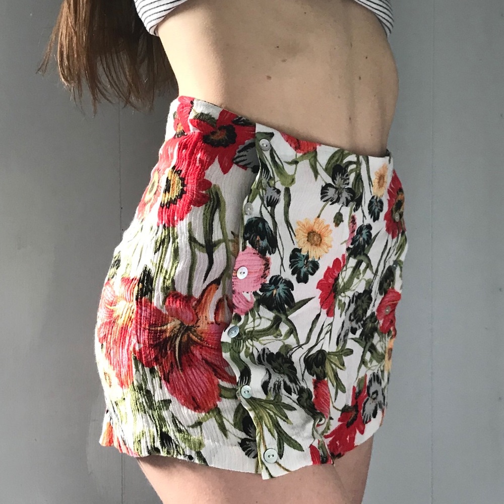 Floral High Waist, front buttons, back zip shorts